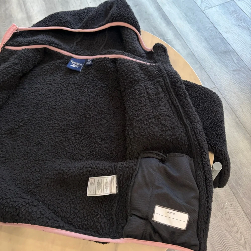 Reebok Girls Black Fleece Zip Up Hoodie Jacket.